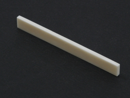 Gewa 547298 NS-NO8 classical guitar bridge (gut bone) Gewa 547298 NS-NO8 classical guitar bridge (gut bone)