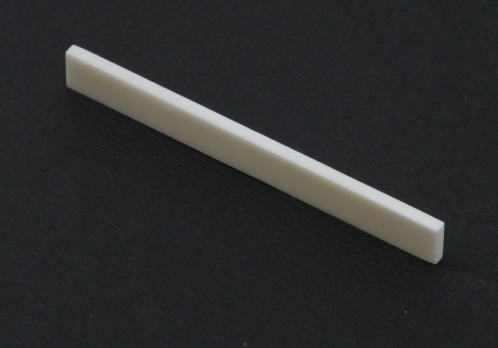 Gewa 547298 NS-NO9 classical guitar bridge (folk bone) Gewa 547298 NS-NO9 classical guitar bridge (folk bone)