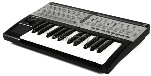 Novation Remote SL25 master keyboard