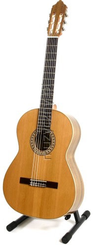 Azahar Educando105 classical guitar (cedar top)
