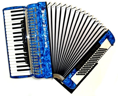 Weltmeister Topas 37/96/III/7/3 accordion (blue)