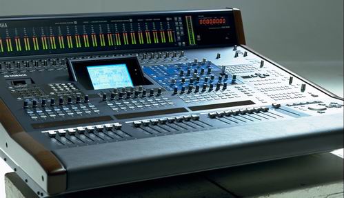 Yamaha DM2000VCM digital mixing console