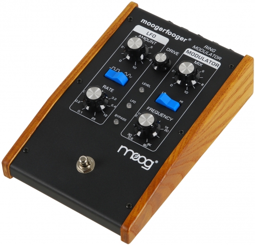 Moog MF-102 Ring Modulator guitar effect pedal