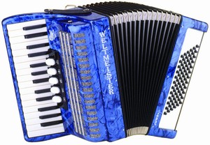 Weltmeister Juwel 30/72/III/5 accordion (small keys), blue